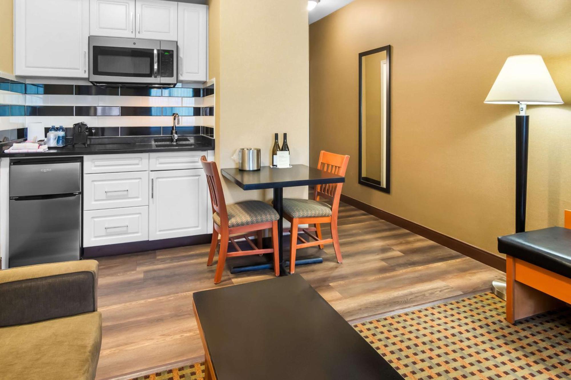 Best Western Plus Osoyoos Hotel & Suites Екстер'єр фото