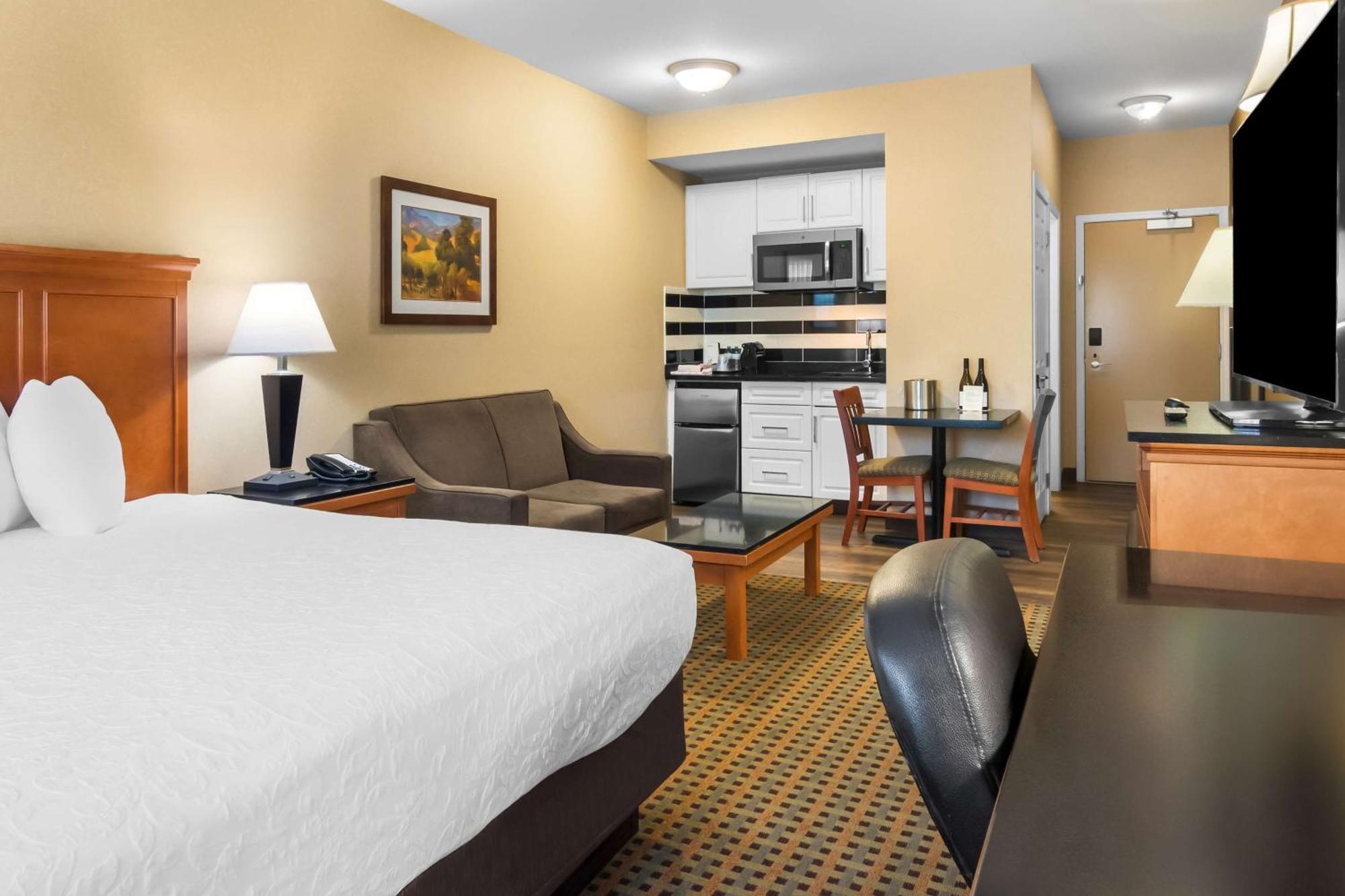 Best Western Plus Osoyoos Hotel & Suites Екстер'єр фото