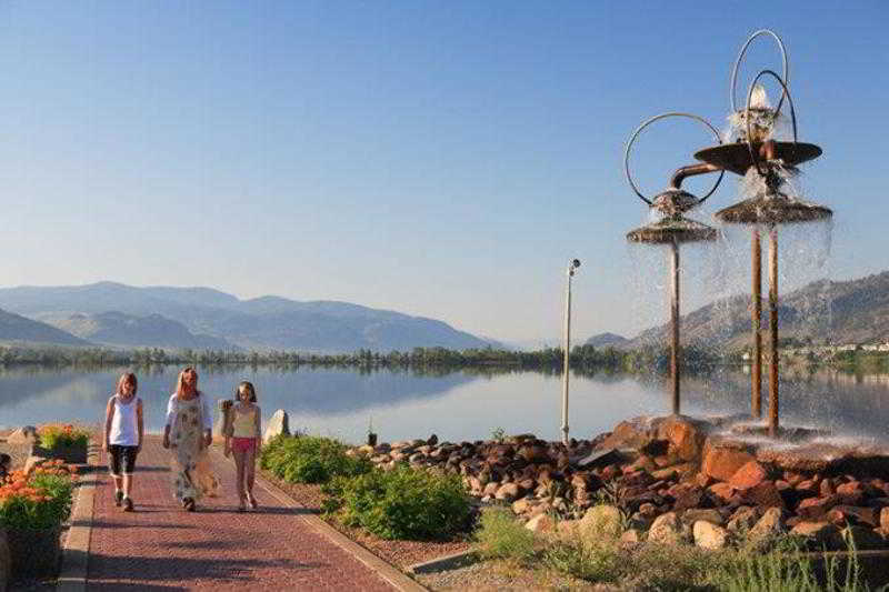 Best Western Plus Osoyoos Hotel & Suites Екстер'єр фото